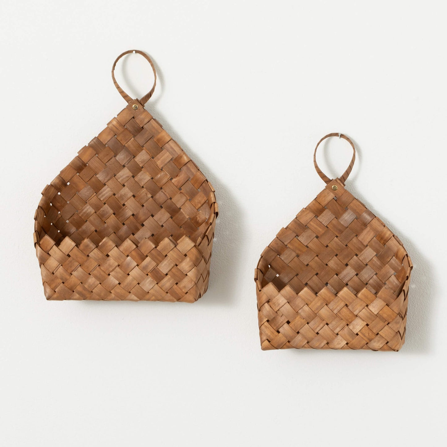 HANGING GRASS WALL BASKET