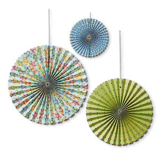 SPRING PAPER FAN DECOR